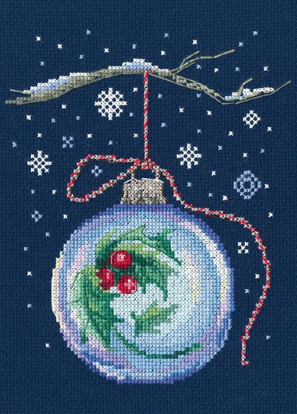 Broderikit "Ball with a sprig of holly" 15 x 18,5 cm